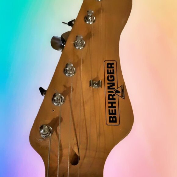 Behringer 6 String Electric Guitar - Picture 4 of 4